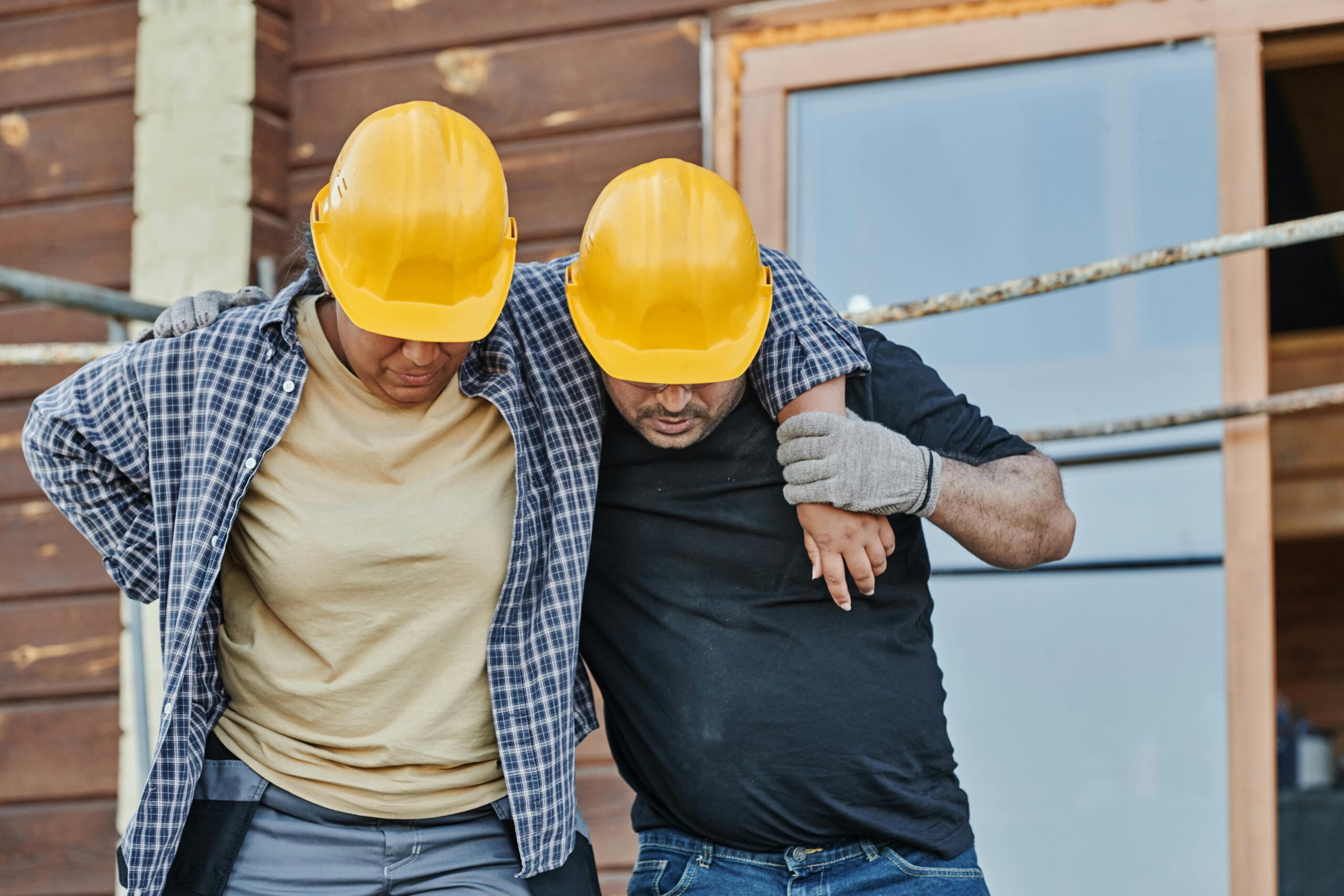 injured independent contractor requiring workers compensation